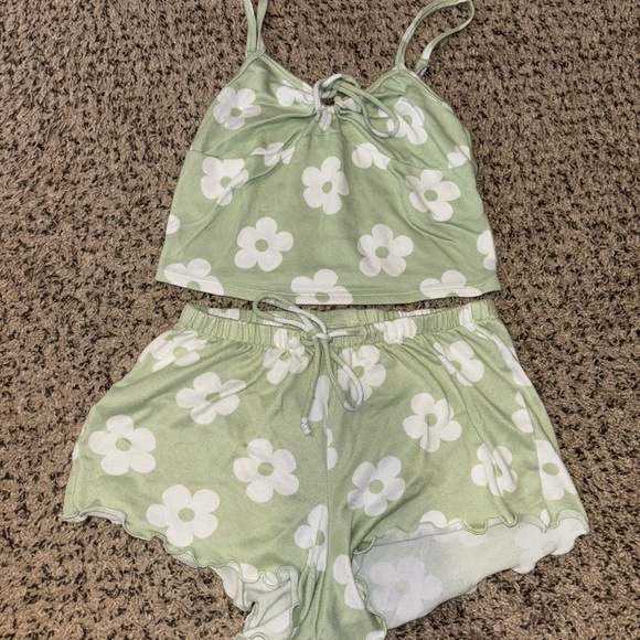 Gilly Hicks NWOT Green Floral Pajama Set Size XS - Picture 1 of 5